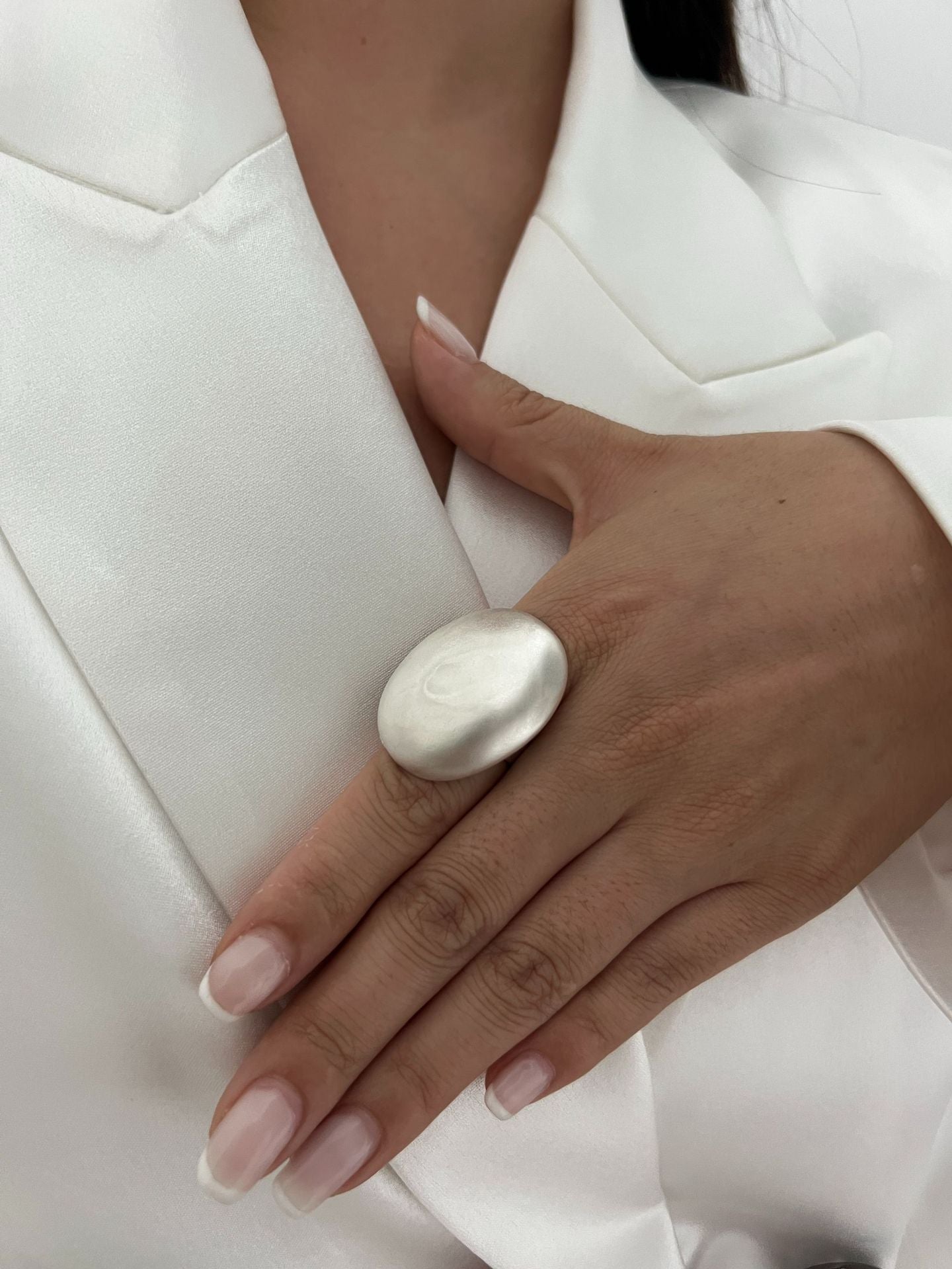 Anello regolabile in lega con design geometrico floreale, spazzolato, color argento, stile minimalista