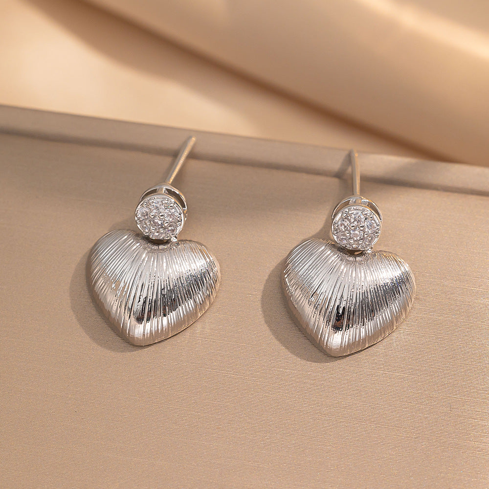 Minimalist Modern Heart-Shaped Titanium Steel Earrings with Real Gold Plating Hypoallergenic Elegant Statement Earrings for Women