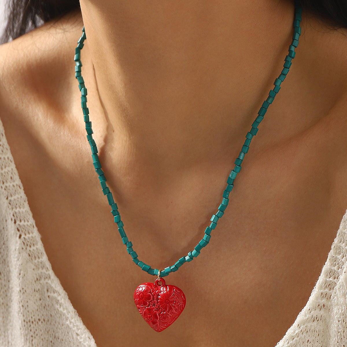 Collar de mujer estilo bohemio con cuentas en forma de corazón y estrella de mar, con esmalte y colgante de aleación en cadena estándar