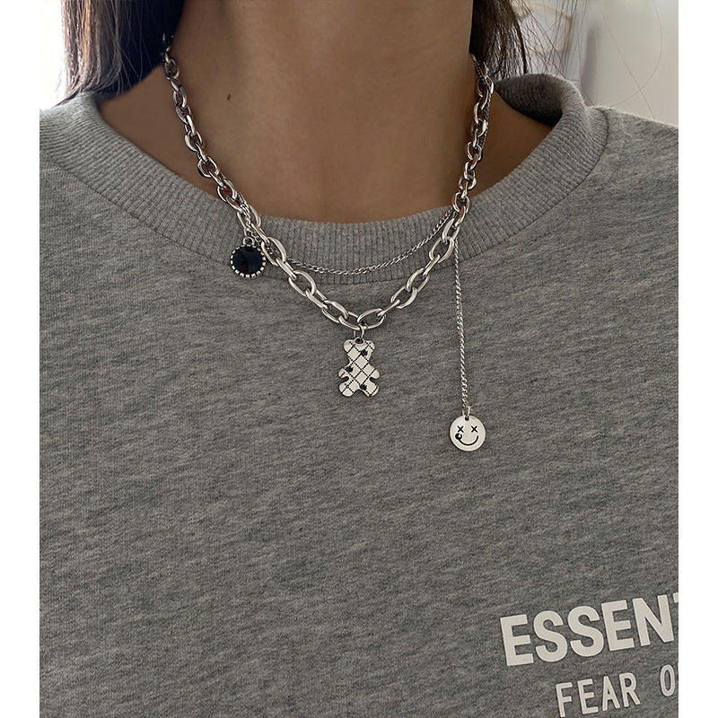 Collar minimalista de doble capa de acero titanio pulido con diseño de oso y cadena tipo cuchilla para mujer y hombre
