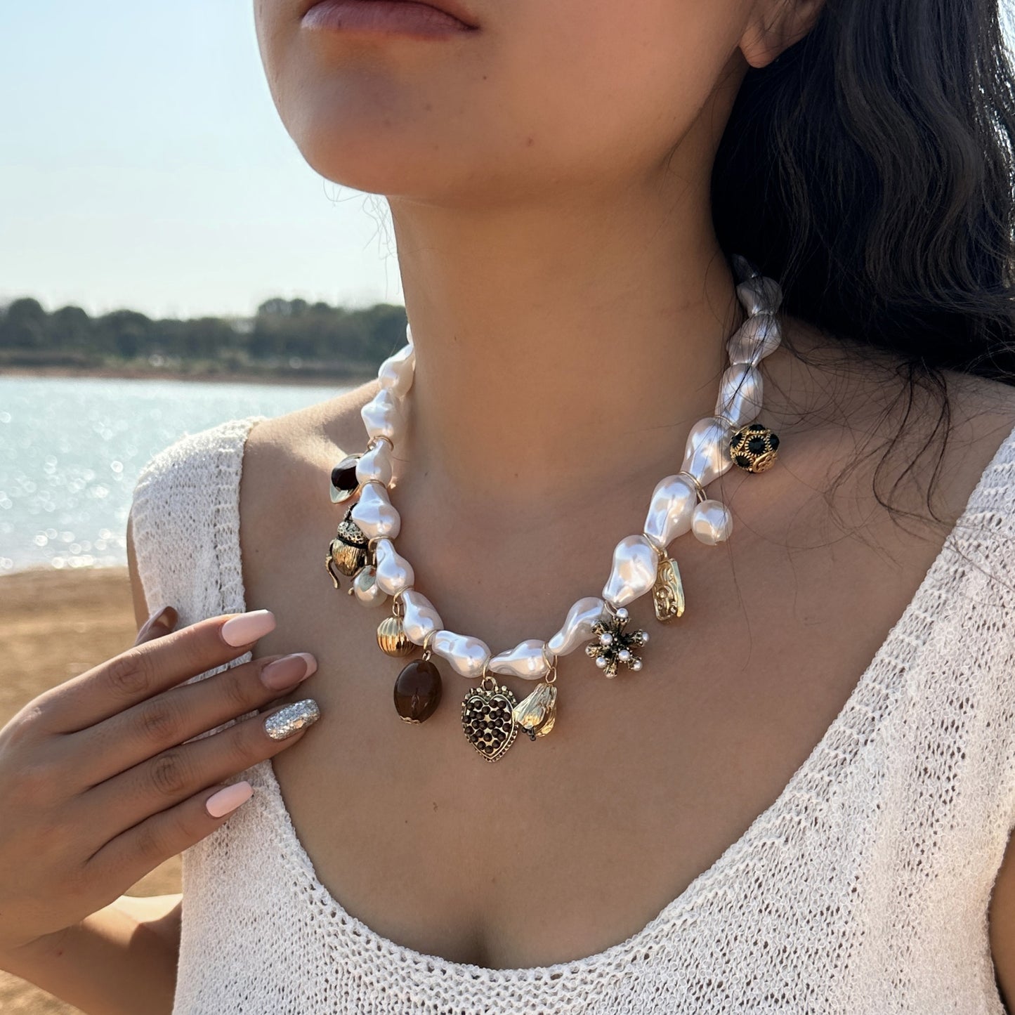 Fashion Baroque Heart Insect Geometric Alloy Plated Necklace with Imitation Pearl Beads for Women