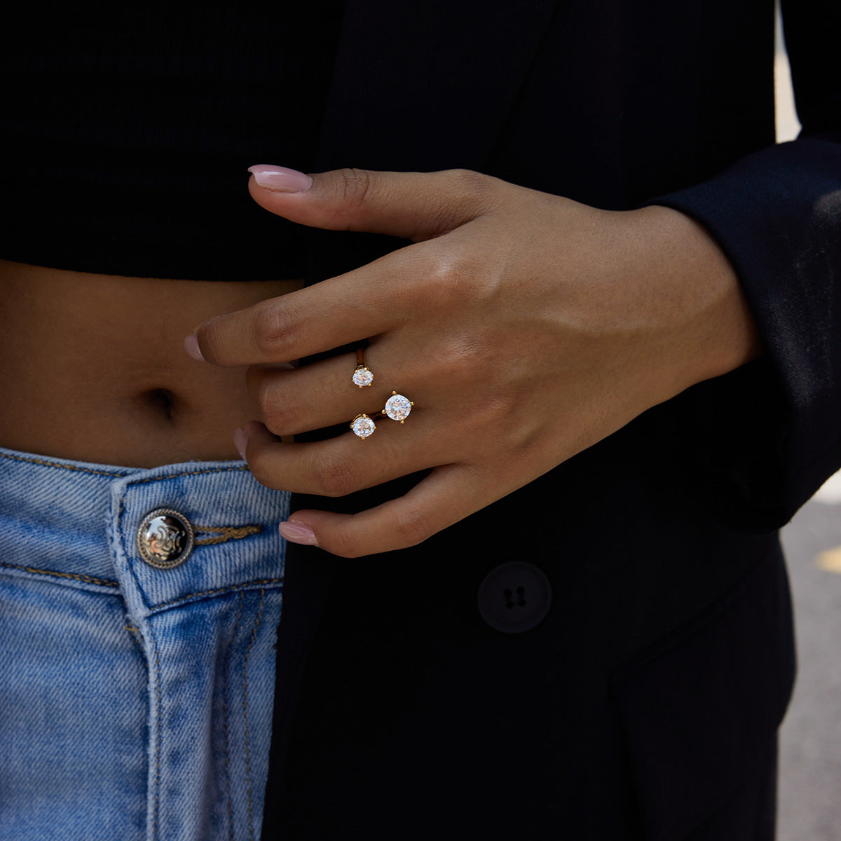 Anello Geometrico in Acciaio al Titanio con Intarsio in Zirconi Placcato per Donna, Fascia Minimalista alla Moda in Acciaio Inossidabile