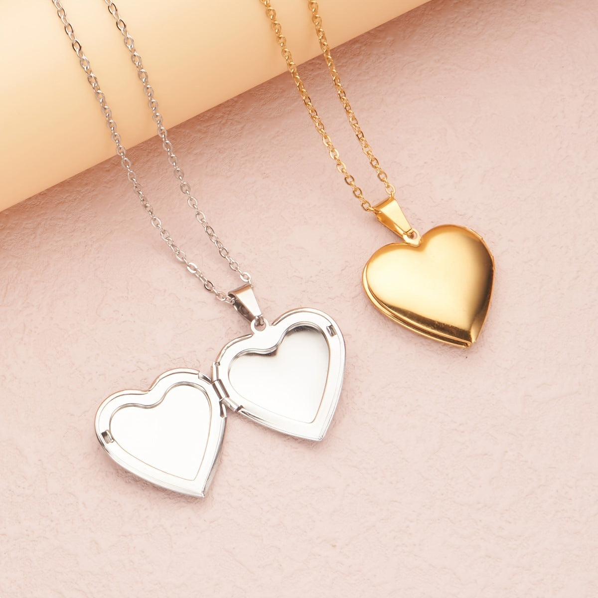 Polished Heart-Shaped Opening Photo Locket Necklace in Stainless Steel with Titanium Steel Pendant for Unisex Daily Wear