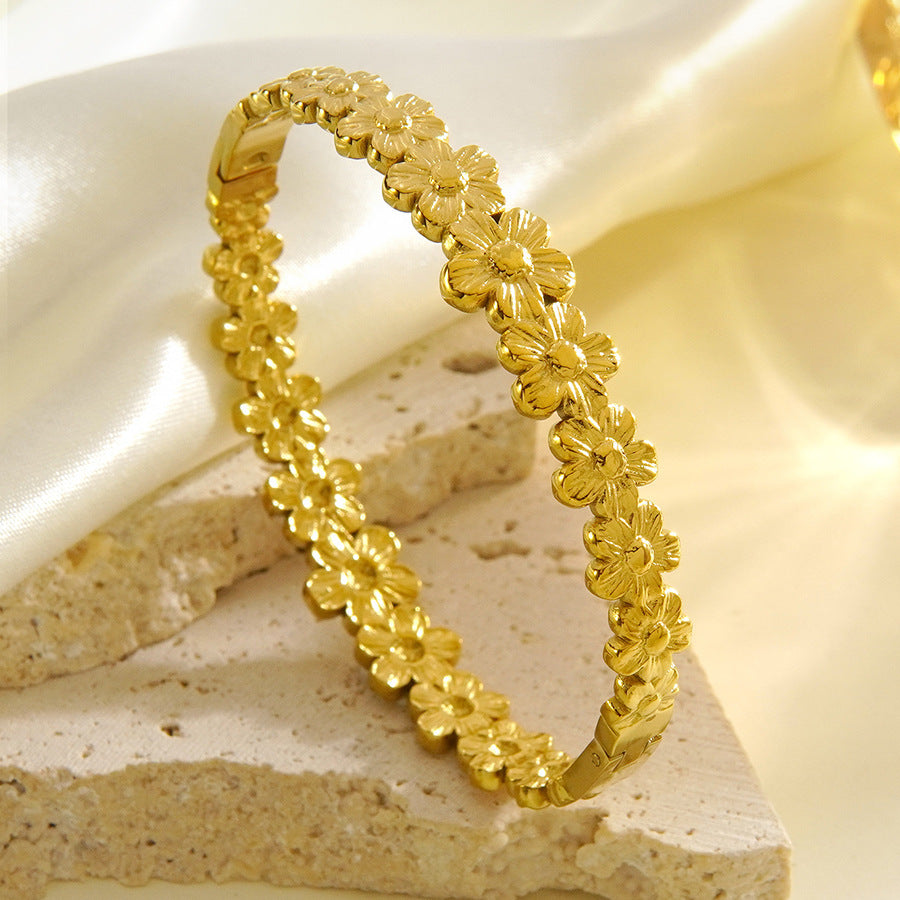 Elegant Floral Pattern 18K Gold Plated Stainless Steel Bracelet