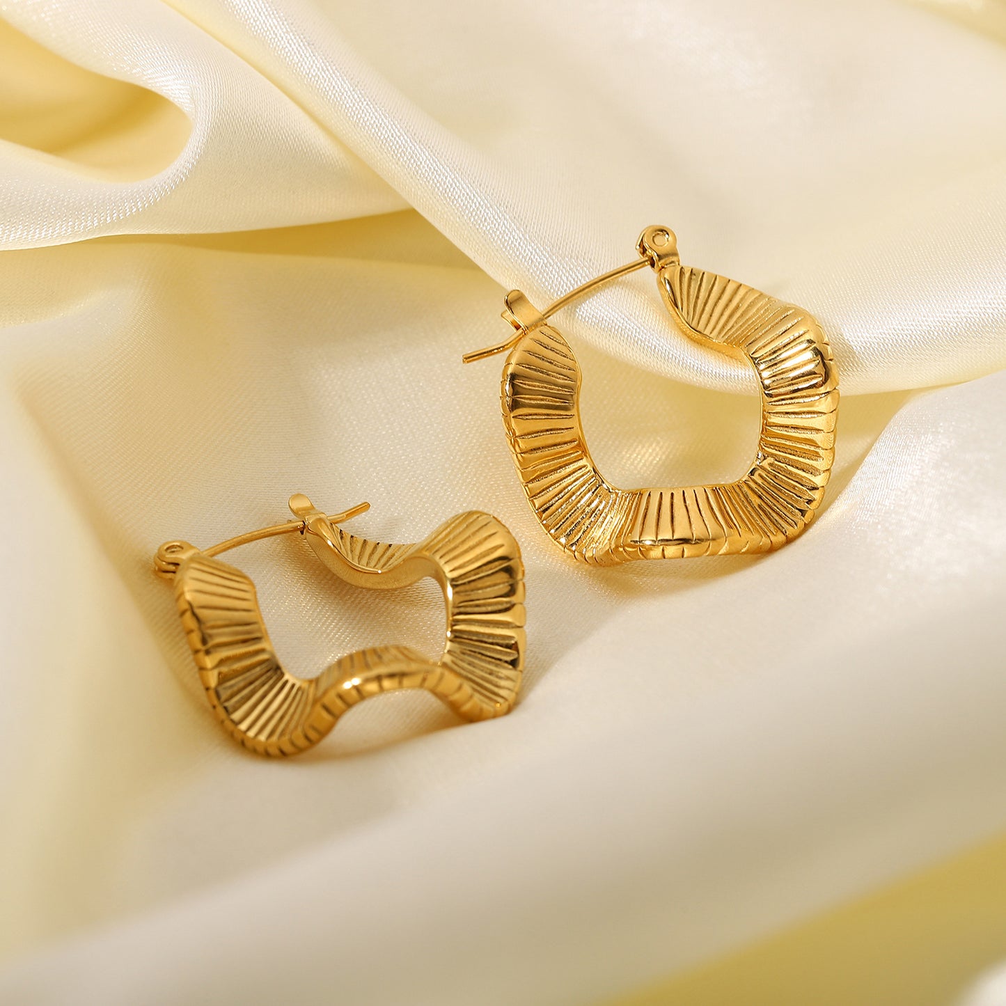 Vintage-Inspired Geometric Titanium Steel Stud Earrings with 18K Gold Plating for Women