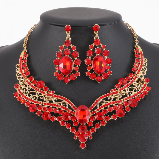 Elegante Conjunto de Collar con Colgante de Aleación con Patrón Floral, Incrustaciones de Pedrería y Acabado Chapado para Mujer, Diseño de Cadena O y Escote en V