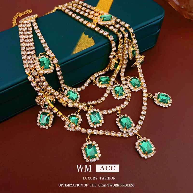 Vintage-Style Emerald Green Rhinestone-Embellished Tassel Pendant Necklace in Copper with Plated Finish for Women