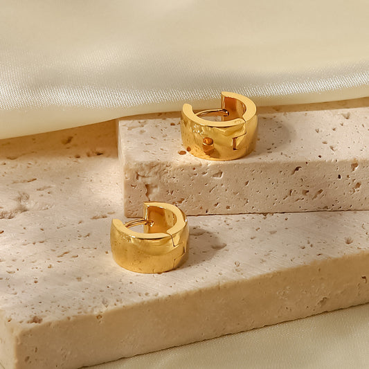 Aretes de Acero Inoxidable Geométricos con Baño de Oro de 18K para Mujer — Pendientes de Clip Minimalistas de Moda