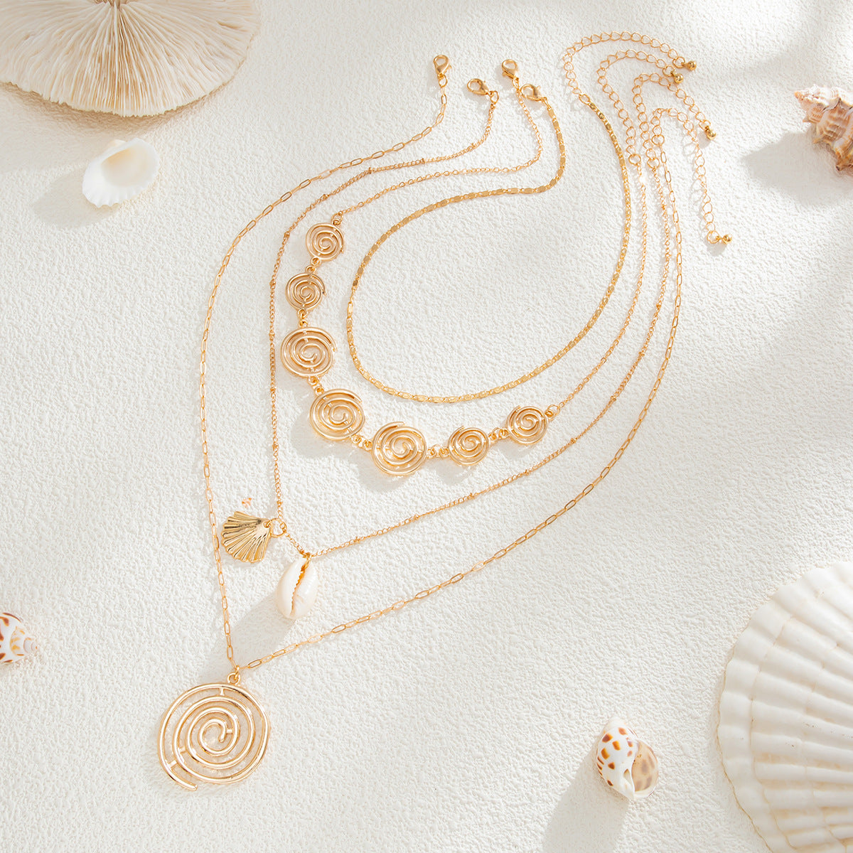 Streetwear Geometric Shell Pendant Plated Zinc Alloy Necklace for Women