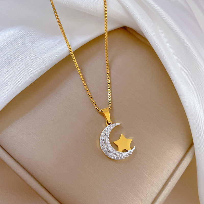 Collana con Pendente Minimalista in Acciaio al Titanio con Luna e Stella da Donna, Stile Medaglione Geometrico, Catena per Clavicola