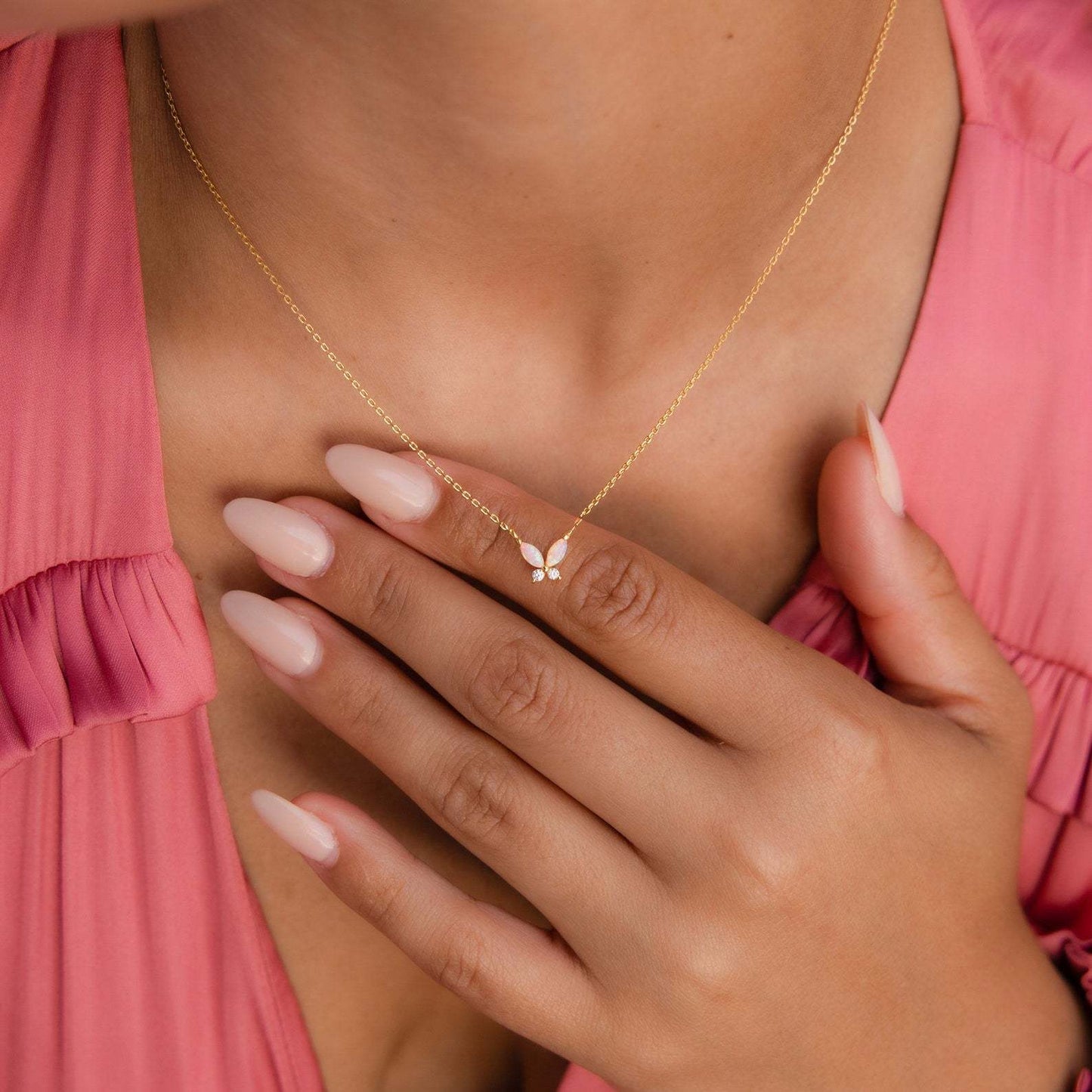 Butterfly-Shaped Titanium Steel Necklace with Rhinestone Inlay for Women, Pink-Toned Fashionable Pendant Necklace