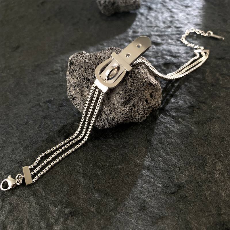 Original Design Heart and Butterfly Shaped Titanium Steel Bracelet with Gold Plating Cuban Chain for Women