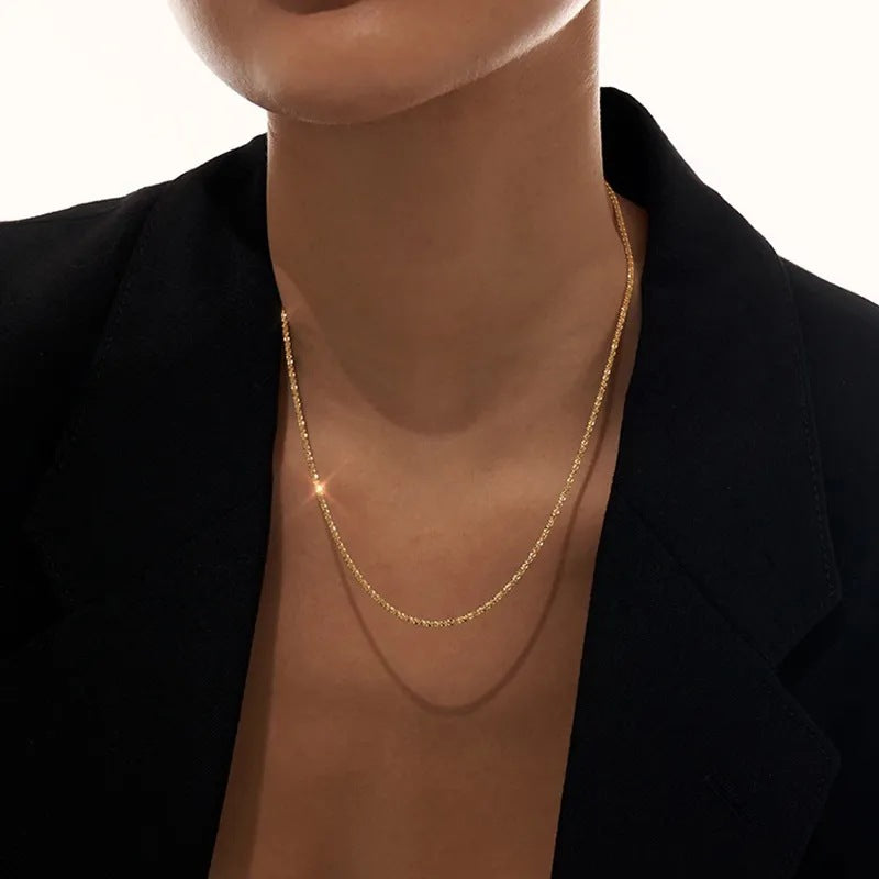Collar con cadena de col chapado en oro de acero de titanio ondulado estilo punk con estrellas para hombres y mujeres