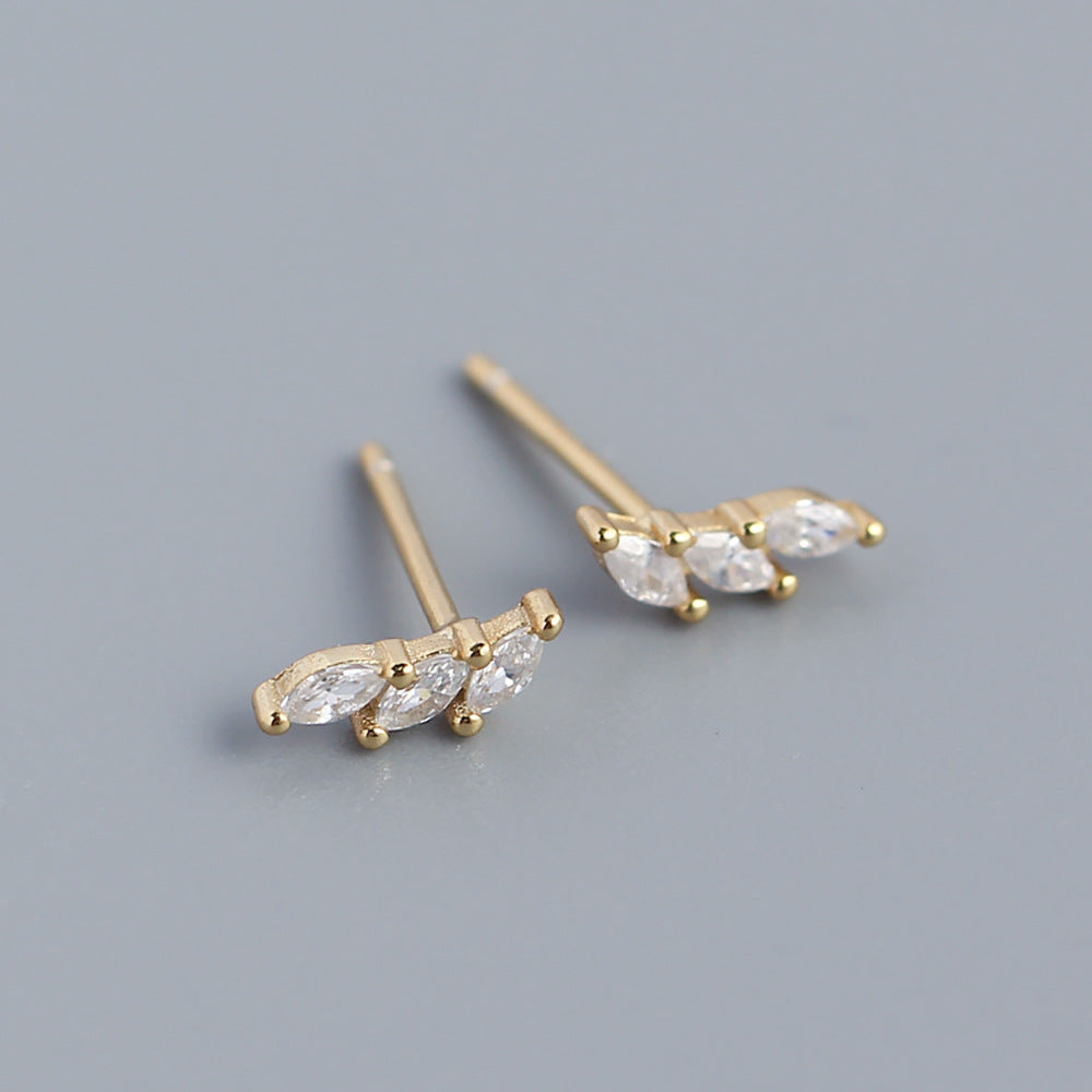 Orecchini Minimalisti in Argento Sterling 925 con Intarsio Geometrico di Zirconi Cubici
