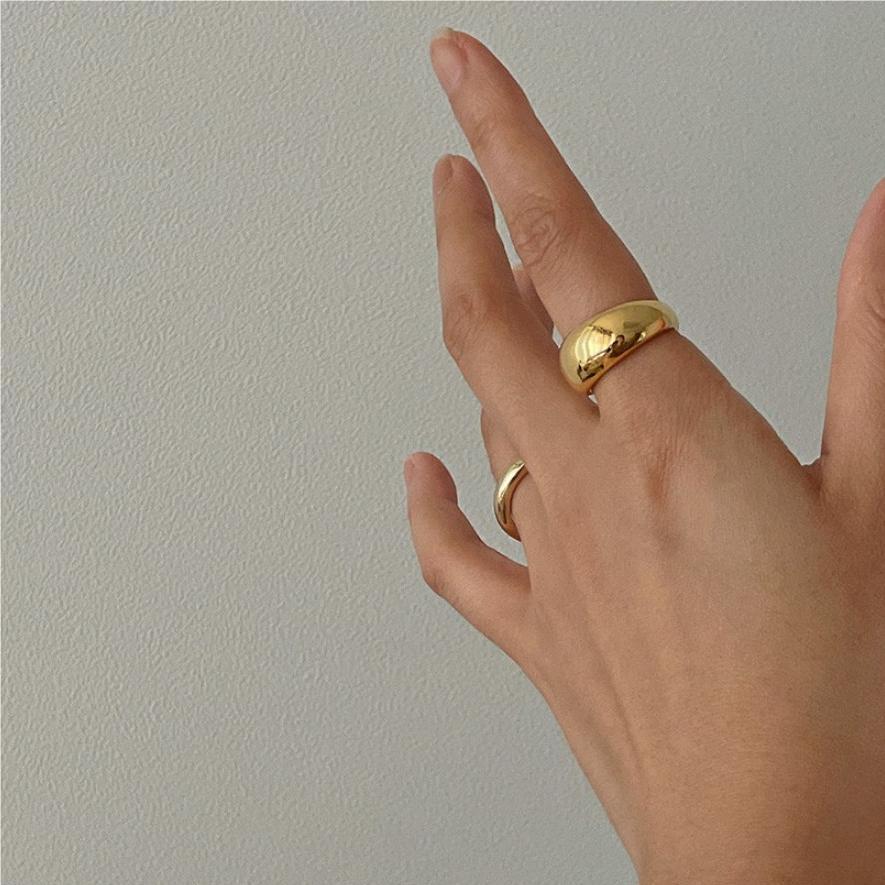 Anello Minimalista Liscio a Arco Rotondo da Donna in Argento Sterling 925 dal Design Originale