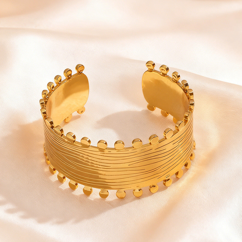 Bracciale a Polsino Aperto in Acciaio Inox con Motivo Geometrico Vintage