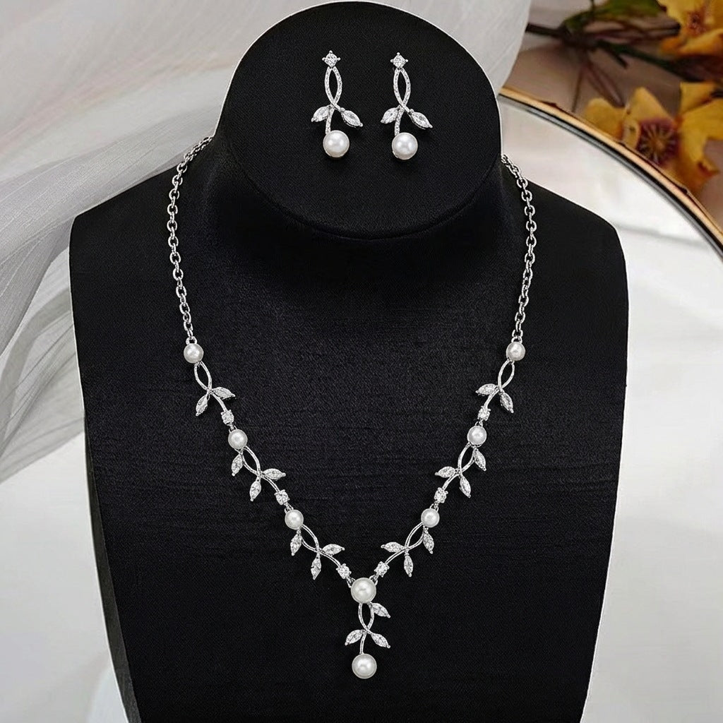 Vintage Elegant Full Rhinestone Inlaid Heart Teardrop Brass Necklace and Earring Set for Women