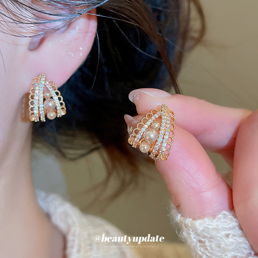 Elegant Geometric Pearl Stud Earrings with Zirconia Inlay for Women, Fashionable Minimalist Everyday Jewelry
