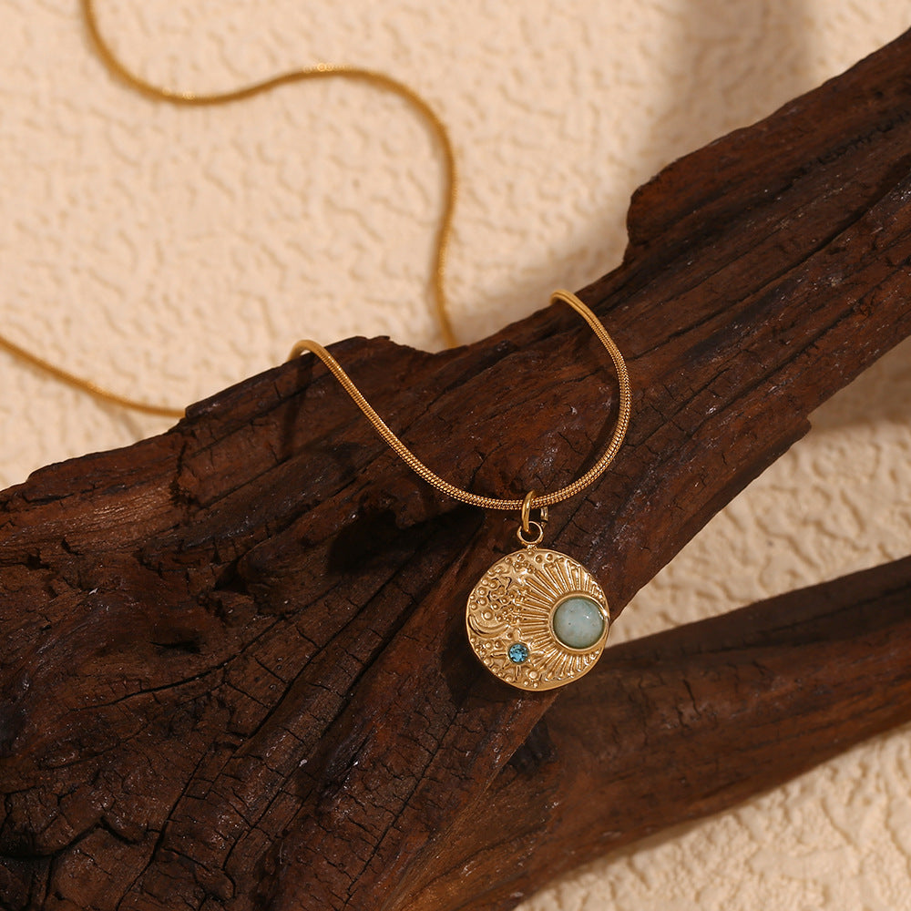 Collar Pendiente Geométrico Vintage de Acero Inoxidable con Chapado en Oro de 18K e Incrustaciones de Pedrería de Cielo Estrellado del Zodíaco para Mujer