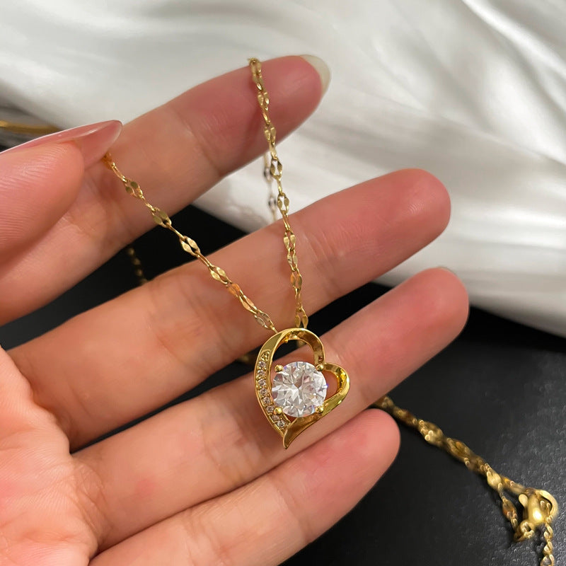 Sweet Fresh Heart Geometric Titanium Steel Lip Chain Necklace for Women with Rhinestone Inlay and Copper Pendant