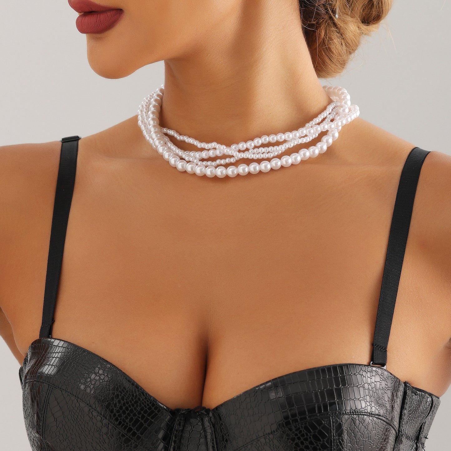 Fashionable Multi-Layer Woven Pearl Necklace for Women with Geometric Design and Plated Finish