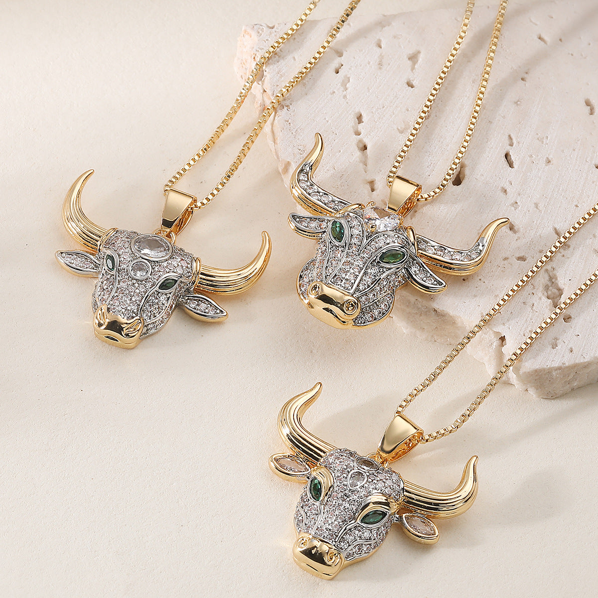 Minimalist Hip-hop Two-Tone Plated Geometric Bull Head Pendant with Cubic Zirconia Brass Necklace for Women
