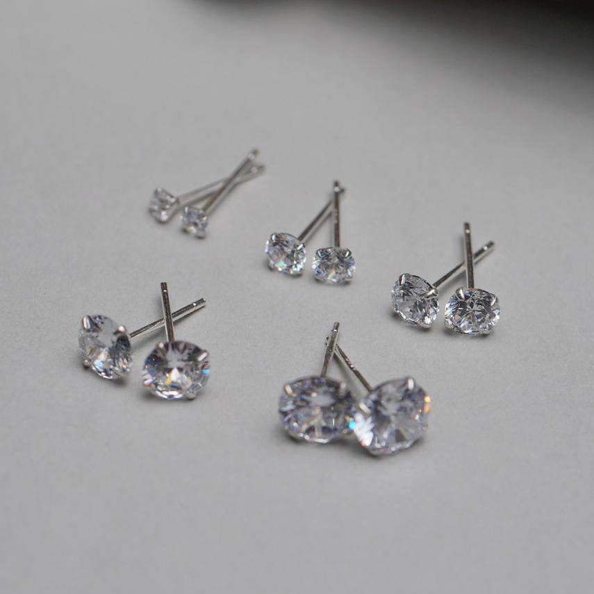 Orecchini a perno geometrici da donna in elegante argento sterling 925 con zirconi cubici