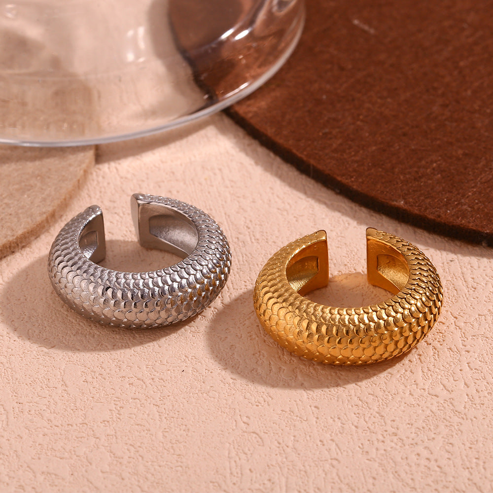 Minimalist Geometric Stainless Steel Plated 18K Gold Fish Scale Texture Large C-Shaped Clip-On Earrings for Women