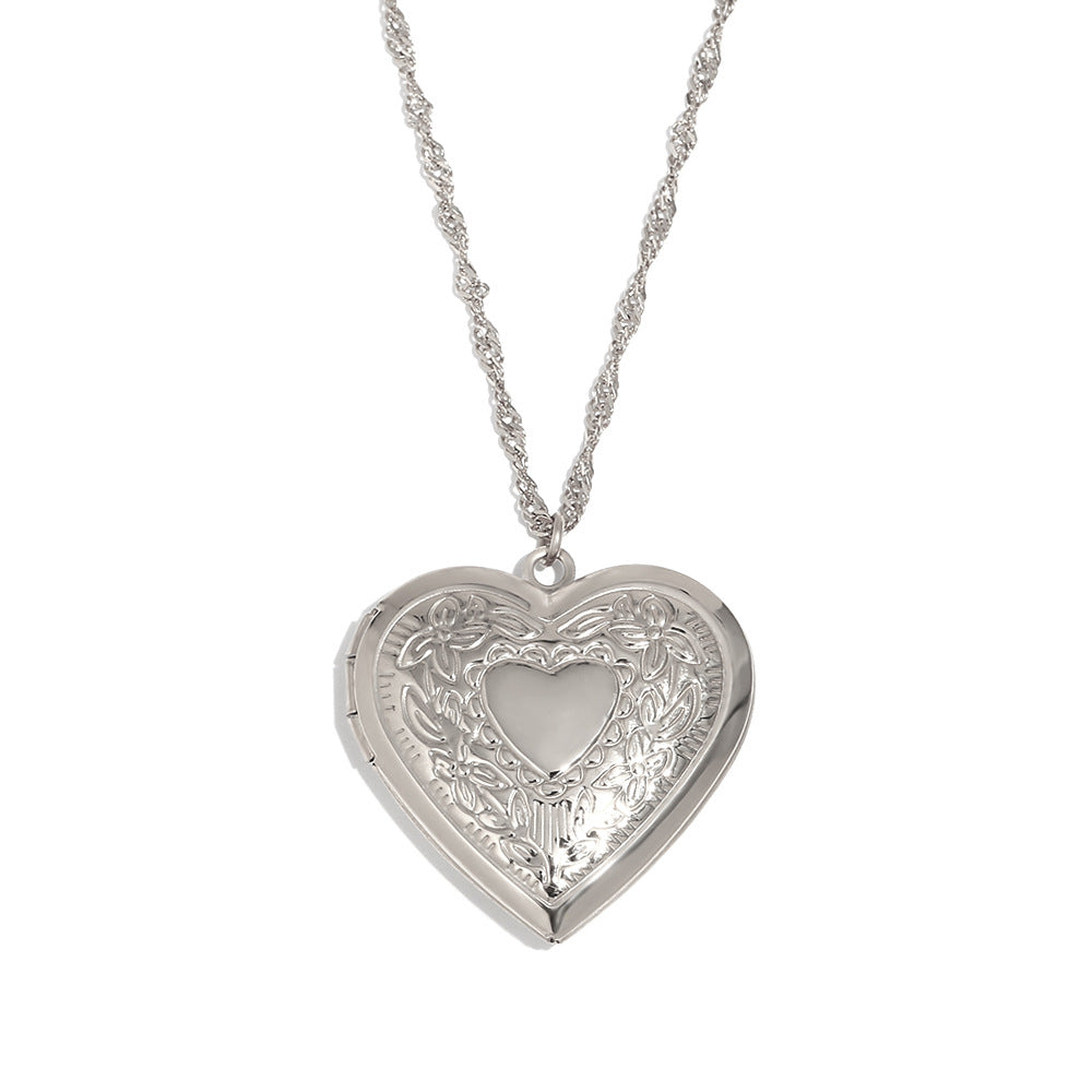Geometric Vintage Pendant Necklace for Women Stainless Steel with 18K Gold Plating Heart-Shaped Photo Locket