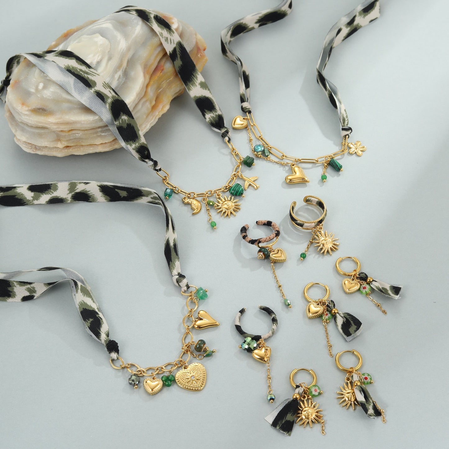 Collar con colgante de corazón de leopardo de moda en acero inoxidable con galvanoplastia para mujer