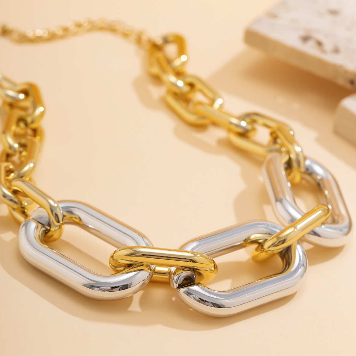 Punk Geometric Pendant Necklace for Women with Electroplated Metal O-Chain and Bold Chunky Design