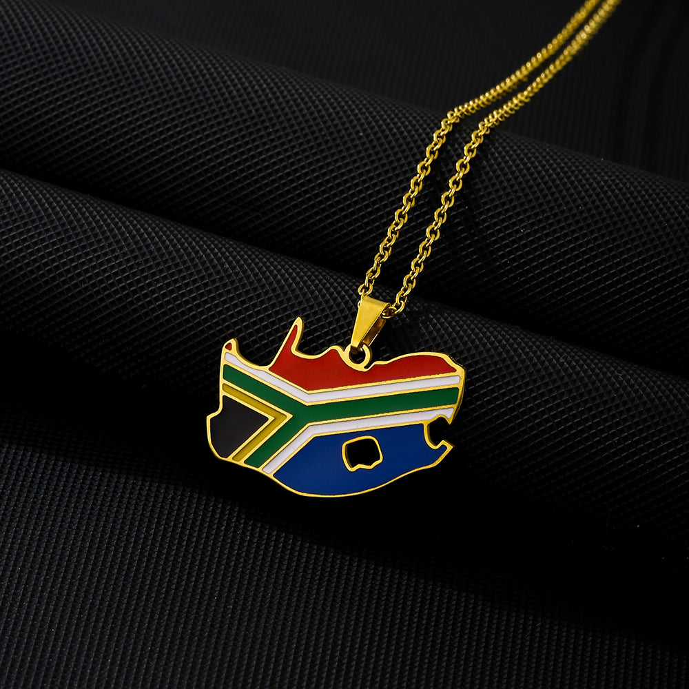 Collana Pendente Mappa del Sudafrica Stile Etnico Geometrico in Acciaio Inox con Finitura Smaltata Unisex