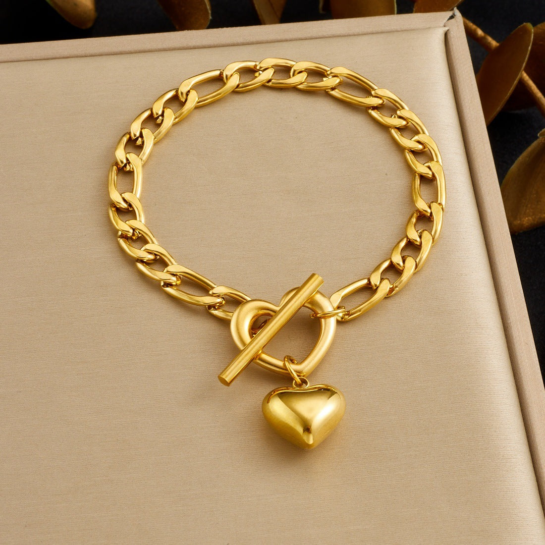 Minimalist Elegant Gold Plated Stainless Steel Heart Pendant Bracelet with OT Clasp