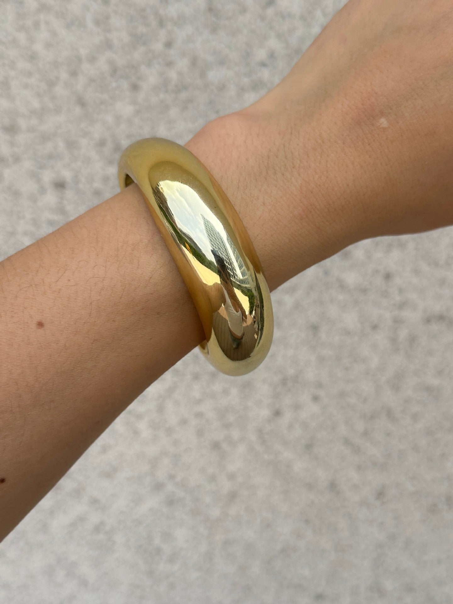 Exaggerated Streetwear Geometric Drip Oil Acrylic Bracelet with Semi-Transparent Orange Gradient