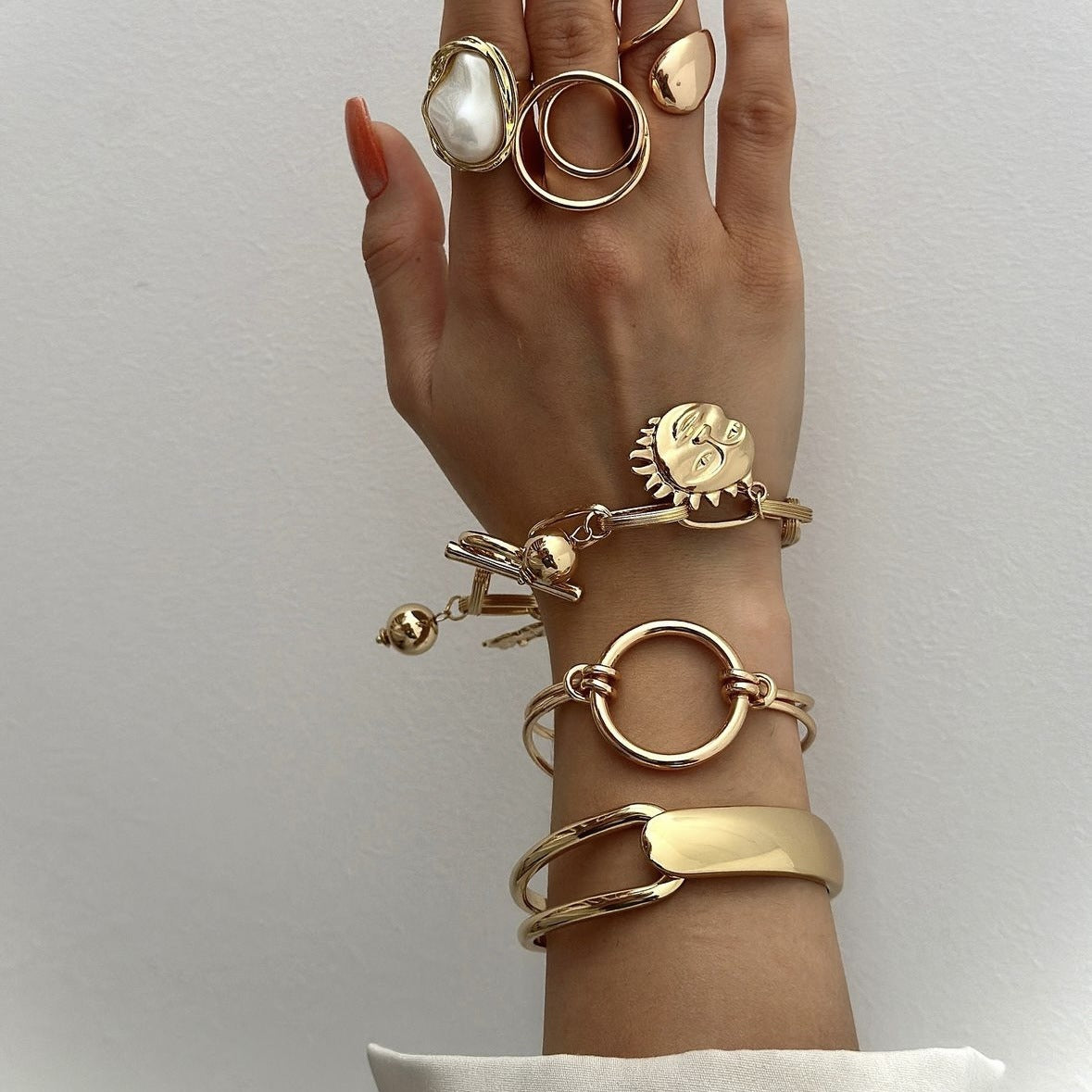 Minimalist Geometric Alloy Plated Bracelet for Casual Commute
