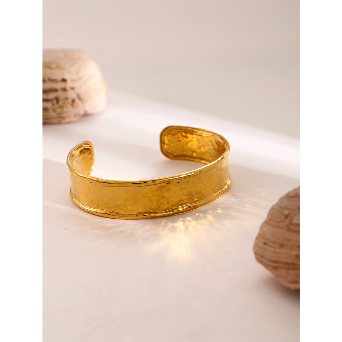 Bracciale a fascia aperta larga geometrica in acciaio inossidabile placcato oro 18 carati stile Ins
