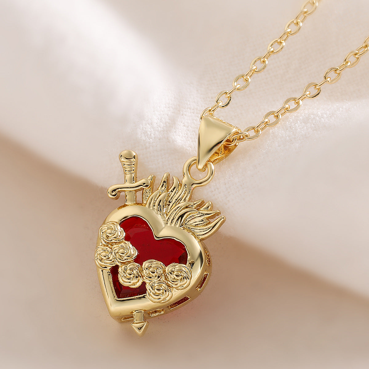 Fashionable Heart-Shaped Copper Pendant Necklace with 18K Gold Plating and Red Zircon for Women