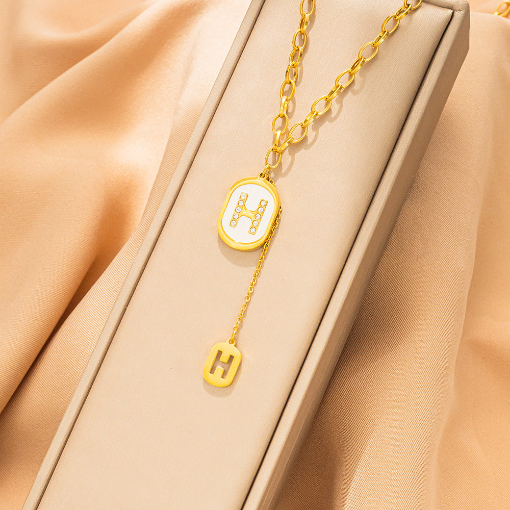 Luxury Style Geometric Letter Necklace in Titanium Steel with Gold Plating for Women