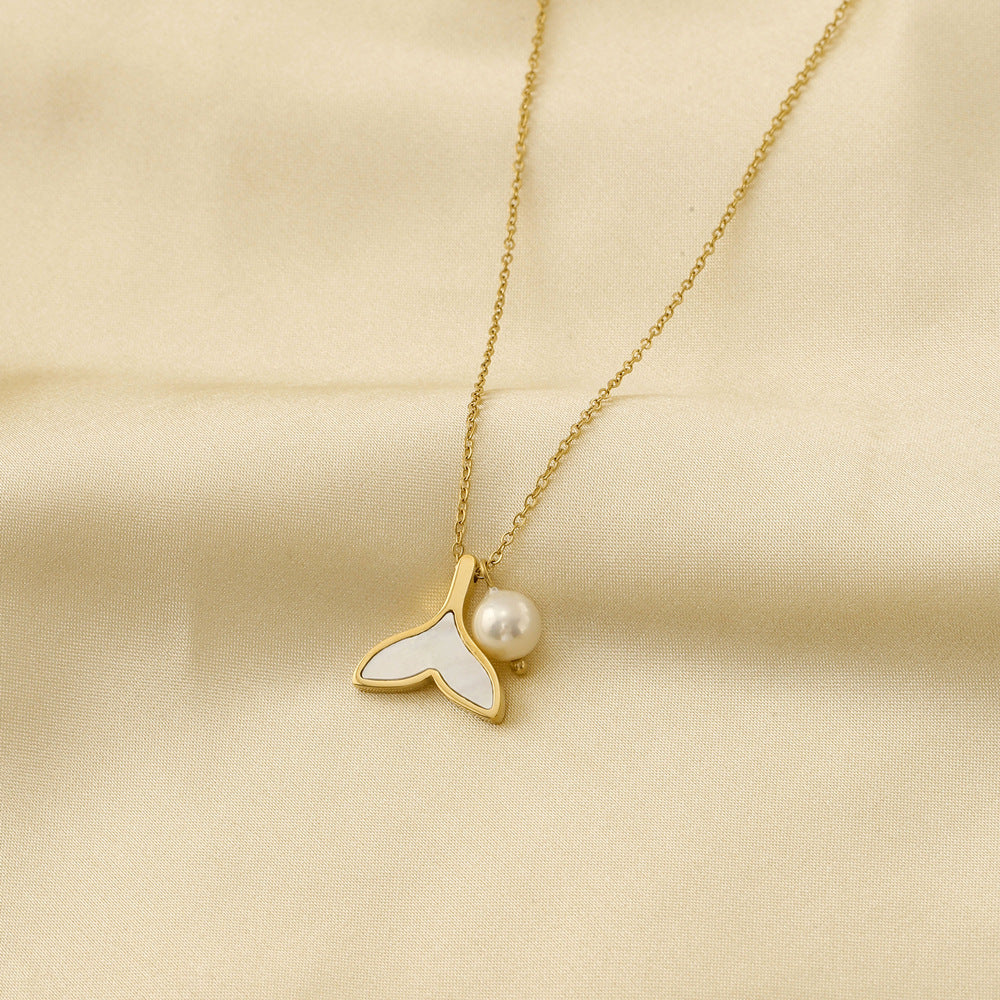 Fashionable OL Stainless Steel Pearl Mermaid Tail Pendant Necklace for Women with Electroplated Finish and Clavicle Chain Design