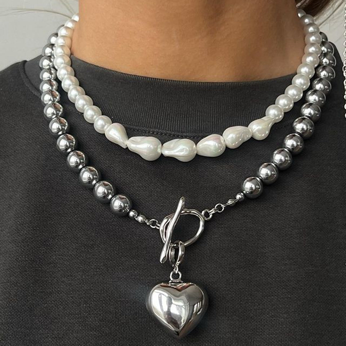 Collar de perlas minimalista y geométrico de acero de titanio con acabado galvanizado para hombres y mujeres