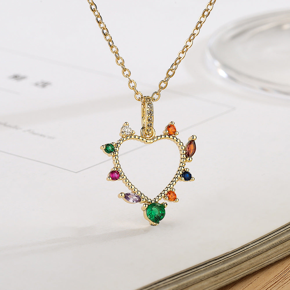 Elegante collana con pendente a cuore in zirconia in rame da donna con design geometrico minimalista e delicata catenina per clavicola
