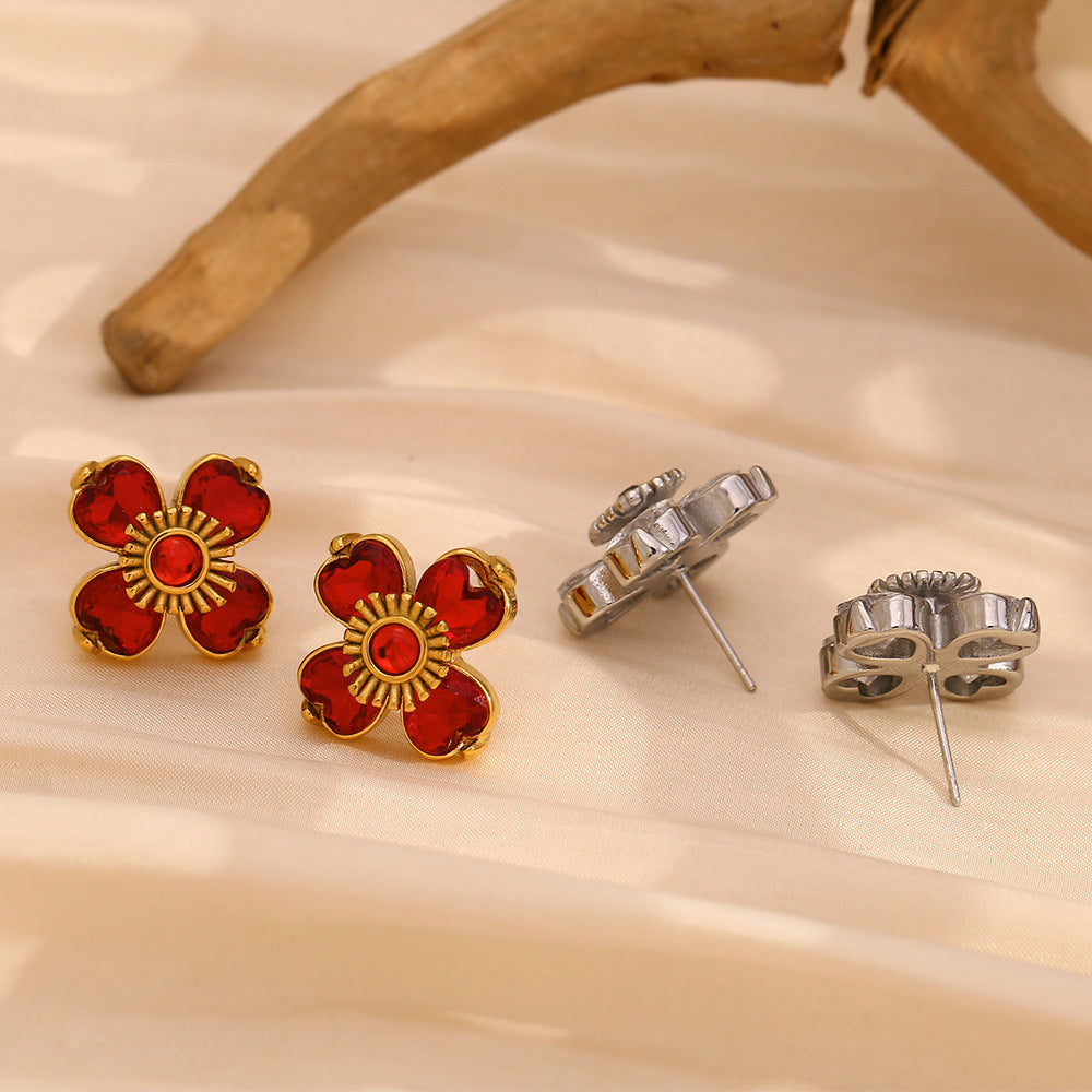 Orecchini a perno alla moda in stile vintage francese con motivo floreale, realizzati in acciaio inossidabile placcato oro 18K e zirconi bianchi e rossi