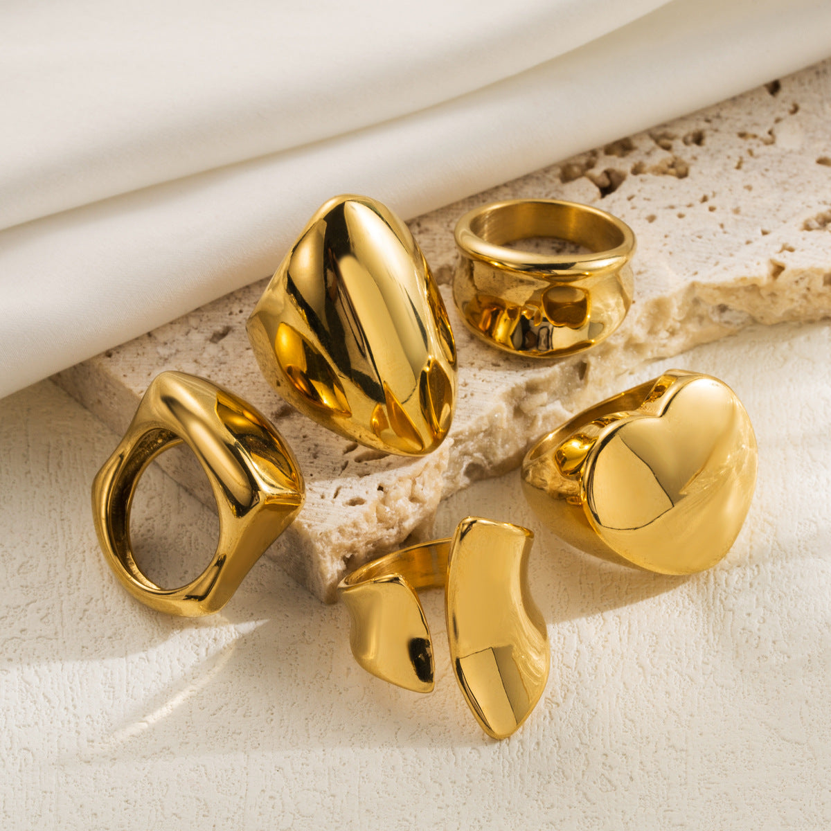 Sweet Cool Geometric Heart Wide Face 18K Gold Plated Stainless Steel Ring for Women