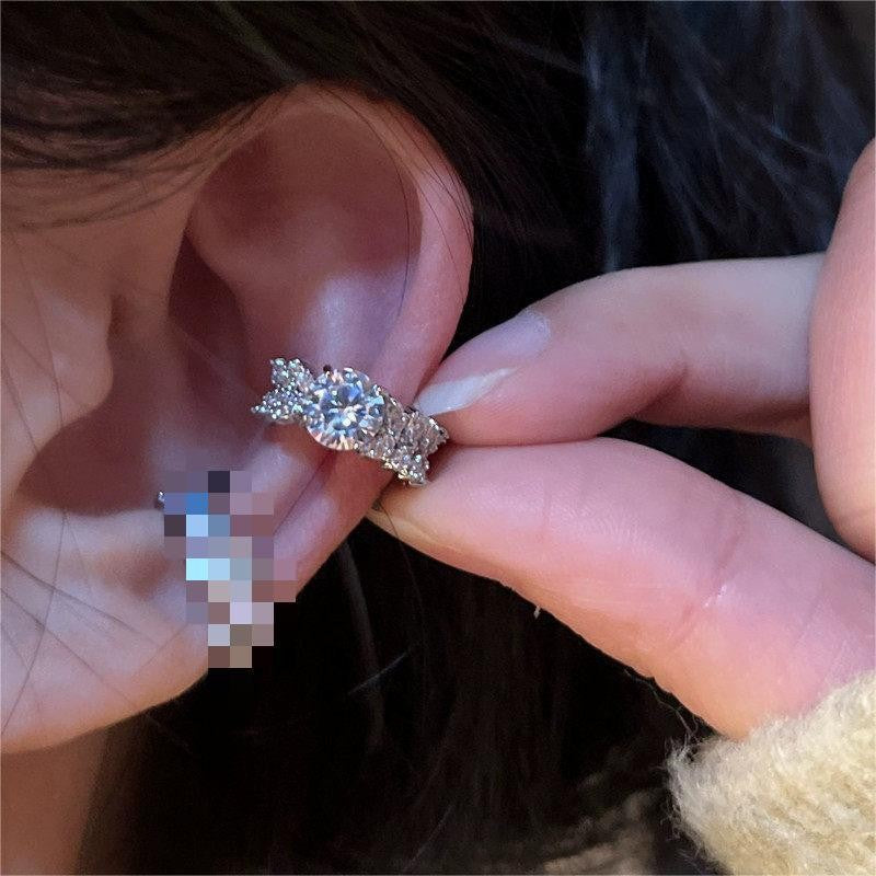 Sparkling Zircon Butterfly Ear Cuffs for Women Minimalist Elegant Ear Bone Clips with Simulated Pearl Accents