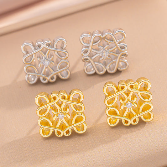 Aretes Geométricos Minimalistas Elegantes Calados en Cobre con Baño de Oro de 18K para Mujer