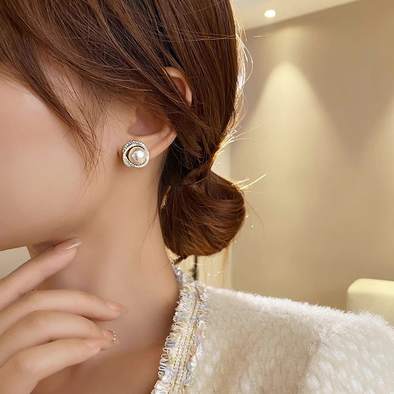 Orecchini a perno geometrici in rame da donna con placcatura in oro 18 carati dal design leggero e lussuoso