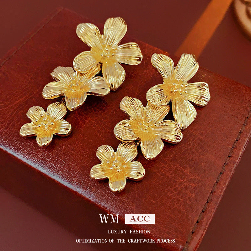 Pendientes colgantes de metal con acabado chapado, diseño floral geométrico de corazón, estilo vintage chic para mujer