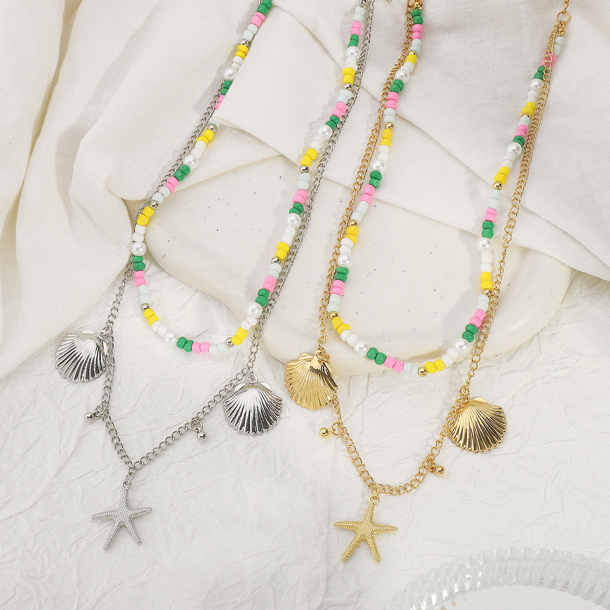 Collar con colgante de conchas marinas naturales y estrellas de mar con cuentas geométricas y cadena de aleación para mujer