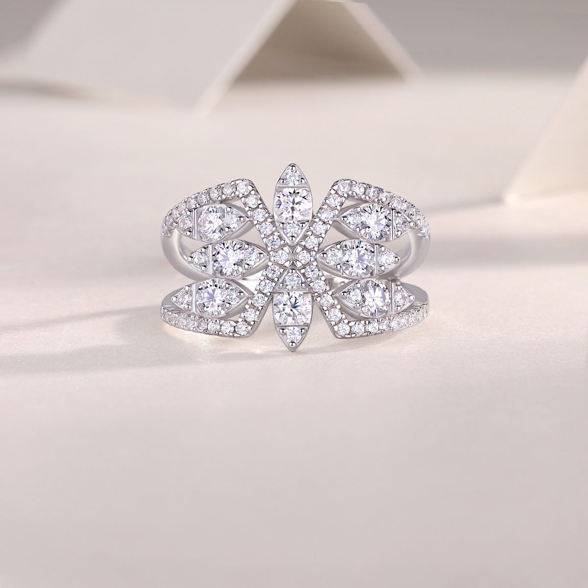Anello a Farfalla di Lusso in Argento Sterling 925 con Moissanite e Placcatura in Oro 18K