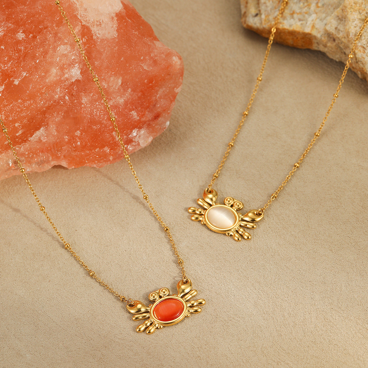Elegante Collar con Colgante de Cangrejo para Mujer en Acero Inoxidable con Acabado Chapado, Diseño del Zodíaco Cáncer, Delicada Cadena para Clavícula